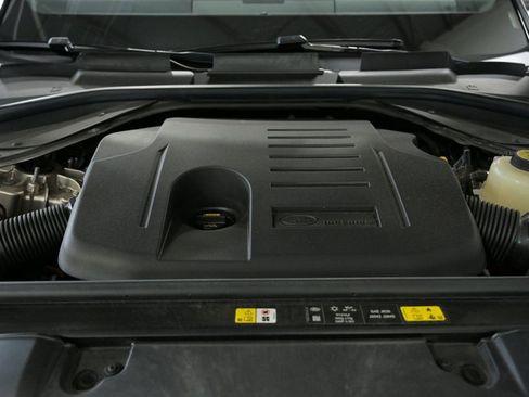 Used 2025 Land Rover Range Rover SE AWD/4WD image 16