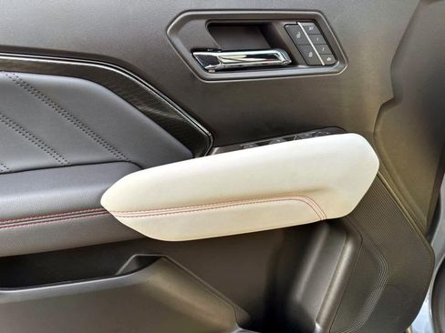 Used 2024 GMC Canyon AT4X image 16