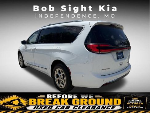 Used 2021 Chrysler Pacifica Limited w/ Premium & Safety Sphere Group AWD/4WD image 7