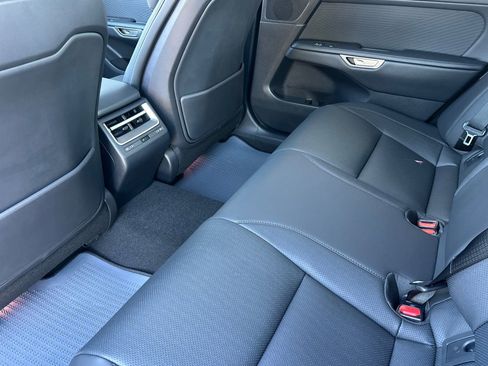 New 2026 Lexus ES 350e FWD image 9