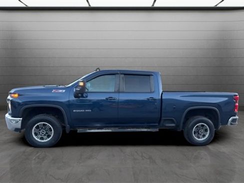 Used 2021 Chevrolet Silverado 2500 LT w/ Convenience Package image 9