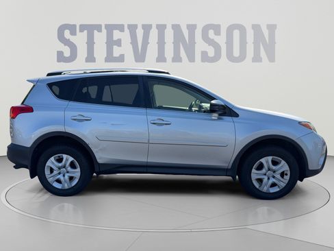 Used 2015 Toyota RAV4 LE AWD/4WD image 2