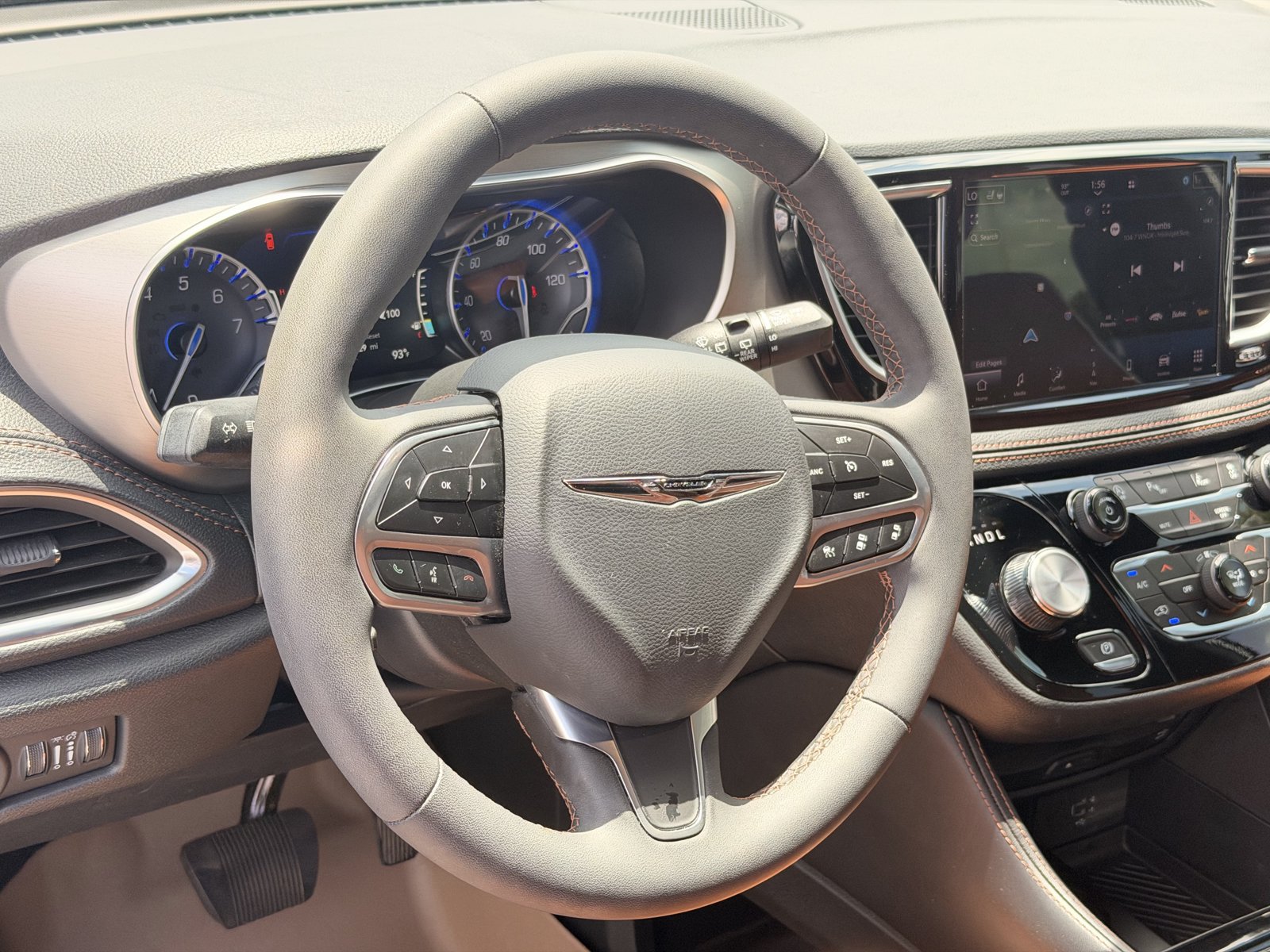 Used 2026 Chrysler Pacifica Pinnacle FWD image 17