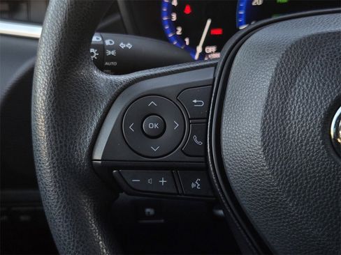 Used 2022 Toyota Corolla LE image 23