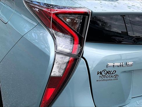 Used 2018 Toyota Prius Two image 27