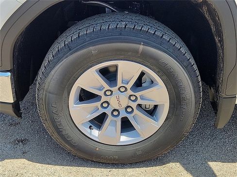 New 2026 GMC Sierra 1500 SLE w/ Preferred Package image 7