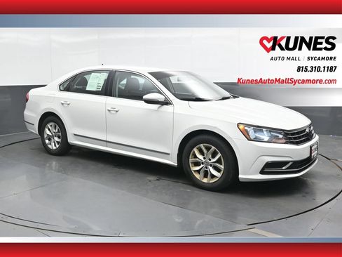 Used 2016 Volkswagen Passat 1.8T S FWD image 1