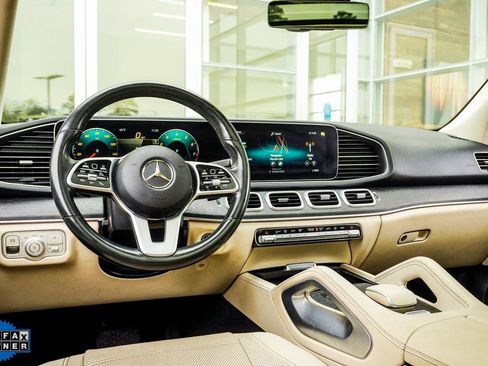 Used 2022 Mercedes-Benz GLE 580 4MATIC w/ Night Package image 15