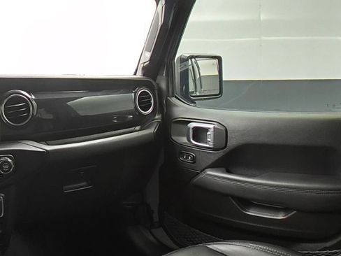Used 2023 Jeep Wrangler Unlimited Sahara AWD/4WD image 19