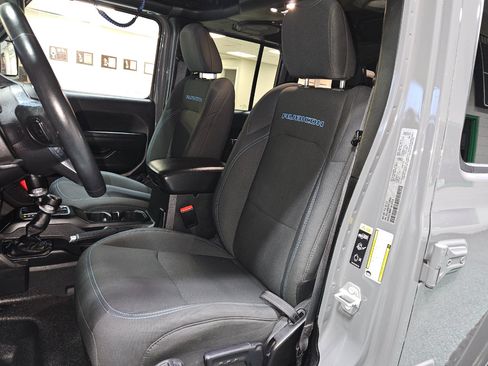 Used 2022 Jeep Wrangler Unlimited Rubicon 4xe image 16