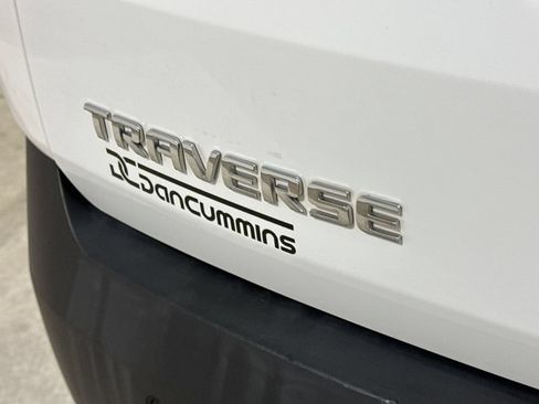 Used 2018 Chevrolet Traverse LT FWD image 25