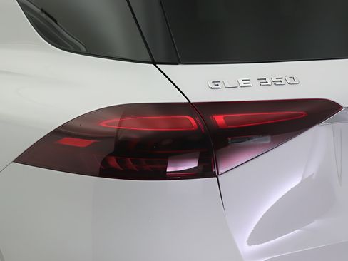 Certified 2024 Mercedes-Benz GLE 350 4MATIC image 18