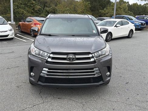 Used 2018 Toyota Highlander Limited Platinum image 2