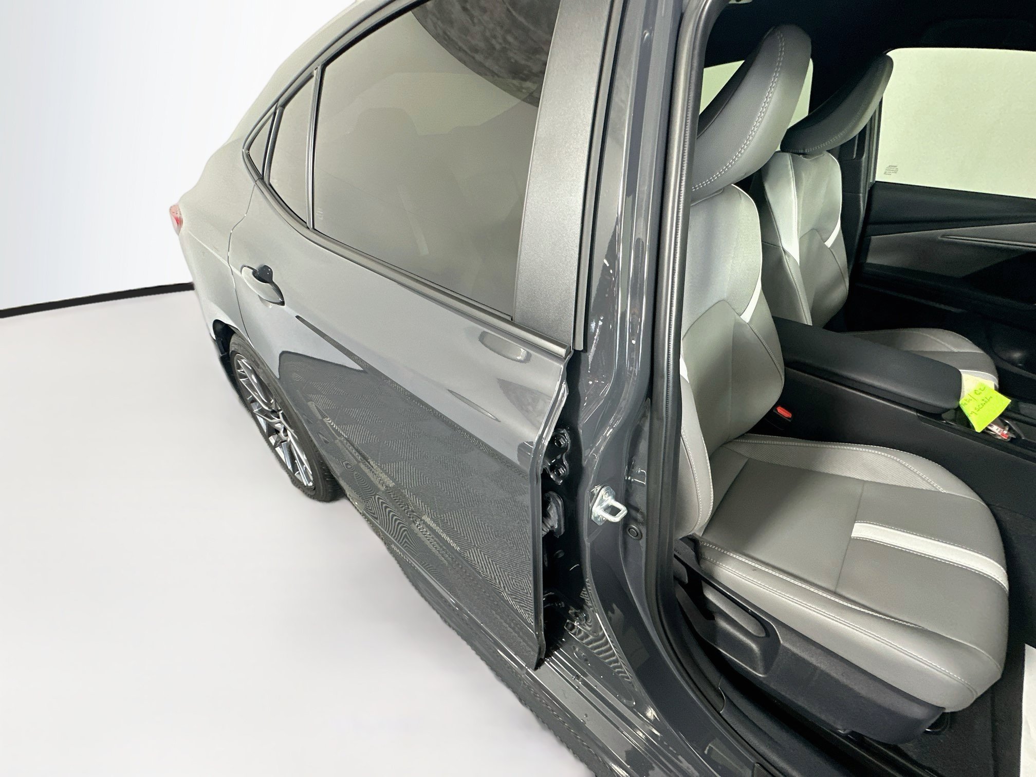 Used 2025 Toyota Camry SE FWD image 28