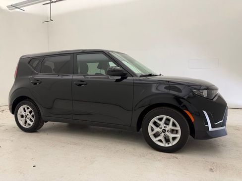 Used 2023 Kia Soul LX w/ Option Group 015 image 1