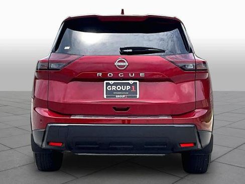 Certified 2026 Nissan Rogue SV FWD image 5