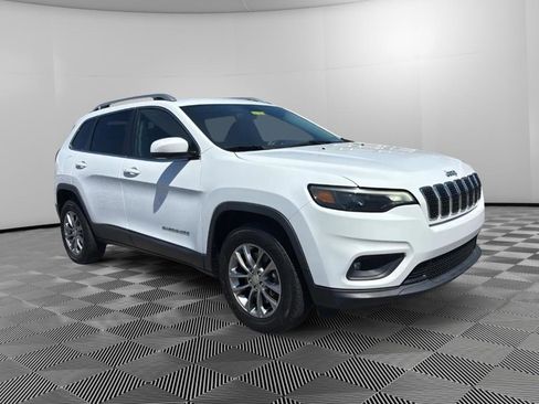 Used 2019 Jeep Cherokee Latitude Plus w/ Cold Weather Group AWD/4WD image 2