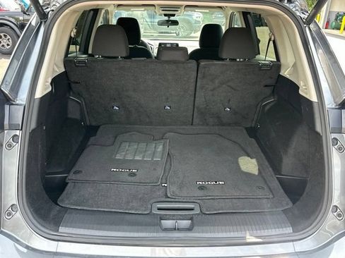 Used 2025 Nissan Rogue SV FWD image 13