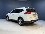 Used 2017 Nissan Rogue SV image 3