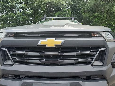 Used 2024 Chevrolet Colorado W/T w/ Technology Package RWD image 11