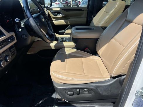 Used 2021 Chevrolet Tahoe Premier w/ Premium Package AWD/4WD image 16