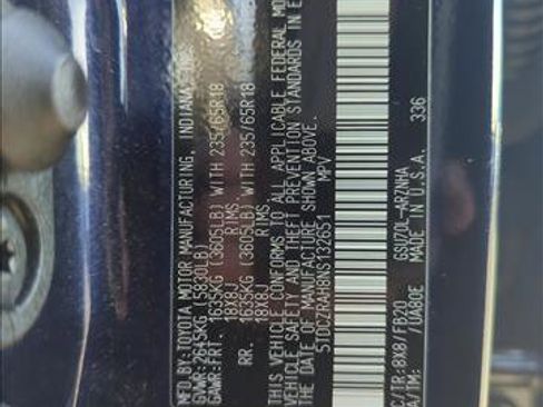 Used 2022 Toyota Highlander L FWD image 26