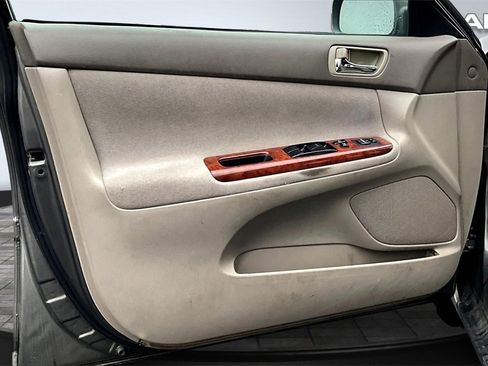 Used 2003 Toyota Camry LE image 9