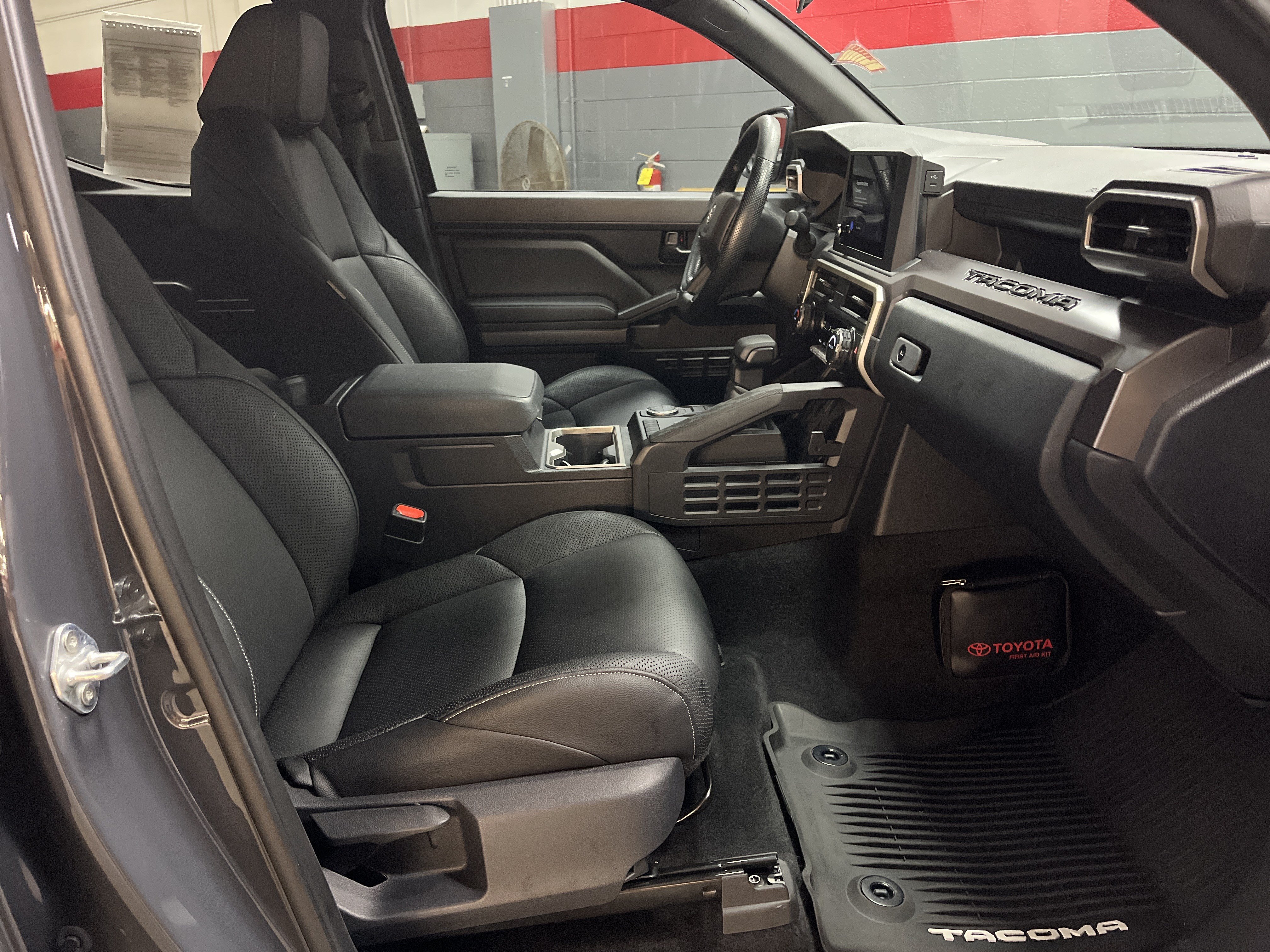 Used 2026 Toyota Tacoma SR5 RWD image 7