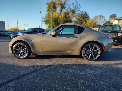 Used 2023 MAZDA MX-5 Miata Grand Touring w/ Weather Package image 41
