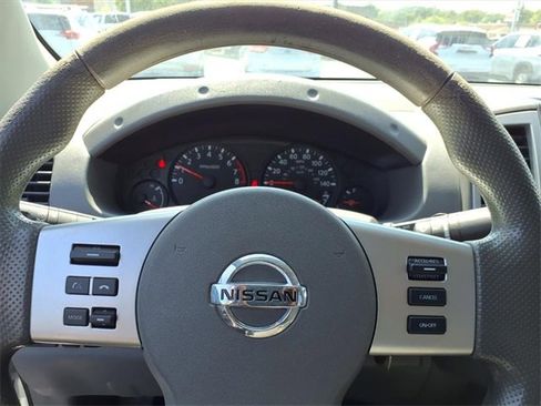 Used 2019 Nissan Frontier SV image 10