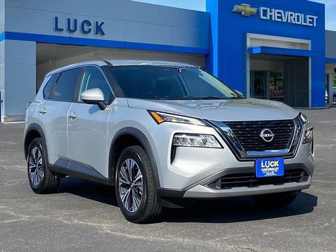 Used 2023 Nissan Rogue SV image 1