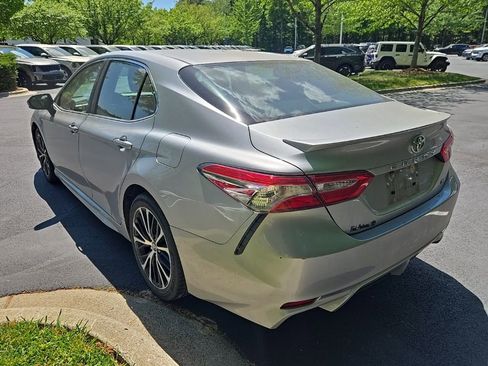 Used 2018 Toyota Camry SE w/ Convenience Package image 8