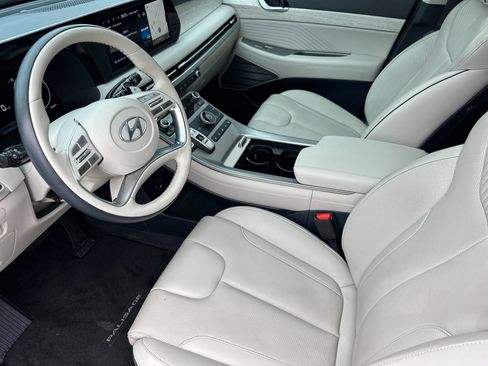Used 2023 Hyundai Palisade Calligraphy w/ Winter Package FWD image 10
