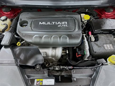 Used 2015 Jeep Cherokee Sport w/ Cold Weather Group image 30