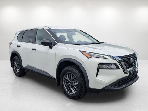 Used 2021 Nissan Rogue S image 3