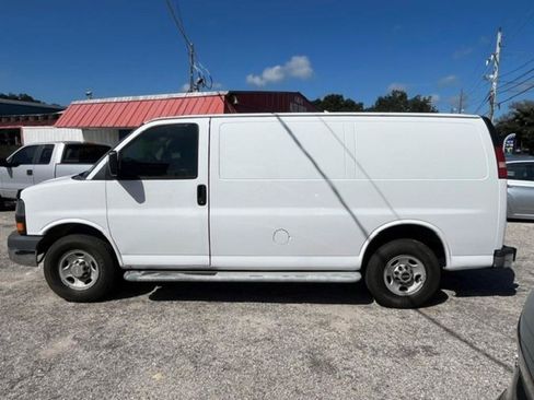 Used 2015 GMC Savana 2500 RWD image 3