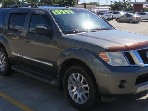 Used 2008 Nissan Pathfinder LE RWD image 4