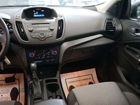 Used 2017 Ford Escape SE w/ SE Cold Weather Package AWD/4WD image 10