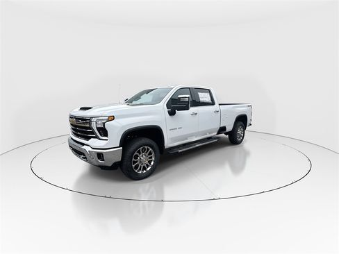 New 2026 Chevrolet Silverado 3500 LTZ w/ LTZ Premium Package image 4