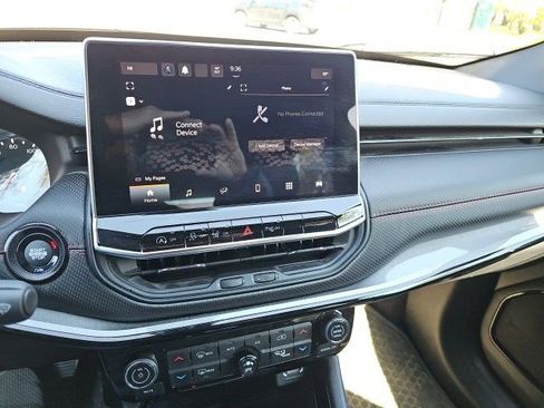 Used 2024 Jeep Compass Trailhawk image 21