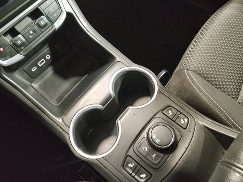 Used 2022 GMC Terrain SLE w/ Driver Convenience Package FWD image 26