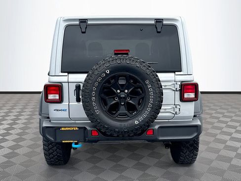 Used 2023 Jeep Wrangler Unlimited w/ Cold Weather Group AWD/4WD image 7
