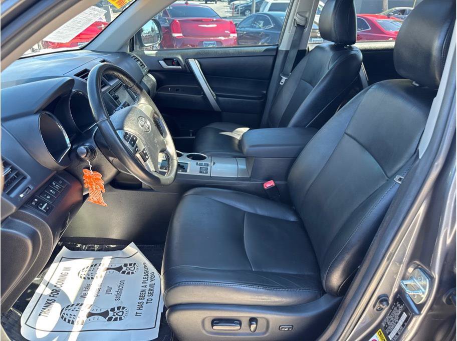 Used 2013 Toyota Highlander SE AWD/4WD image 26