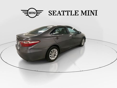 Used 2016 Toyota Camry LE FWD image 11