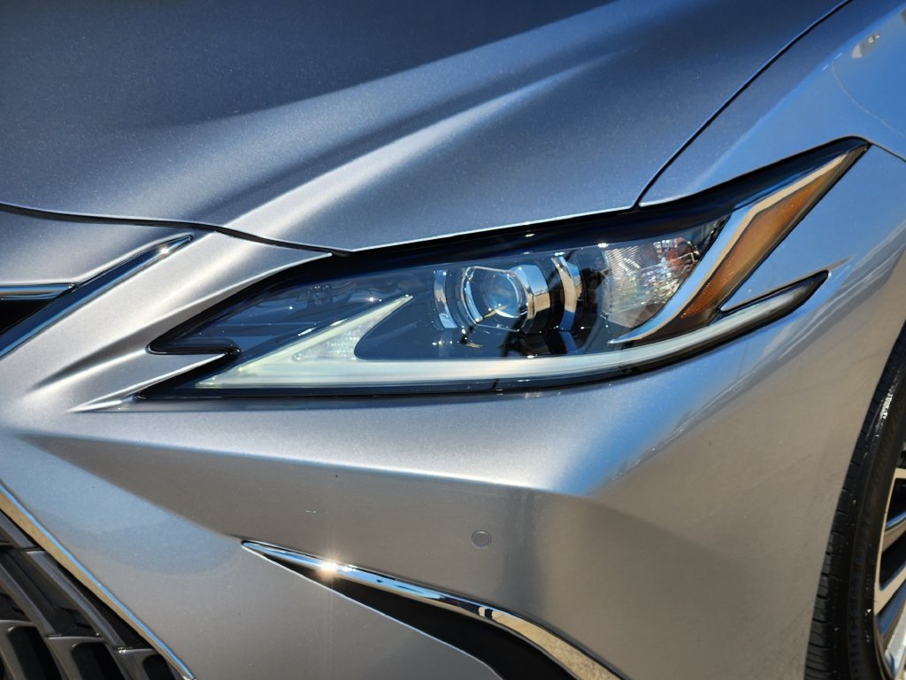 Certified 2025 Lexus ES 350 w/ Premium Package FWD image 9