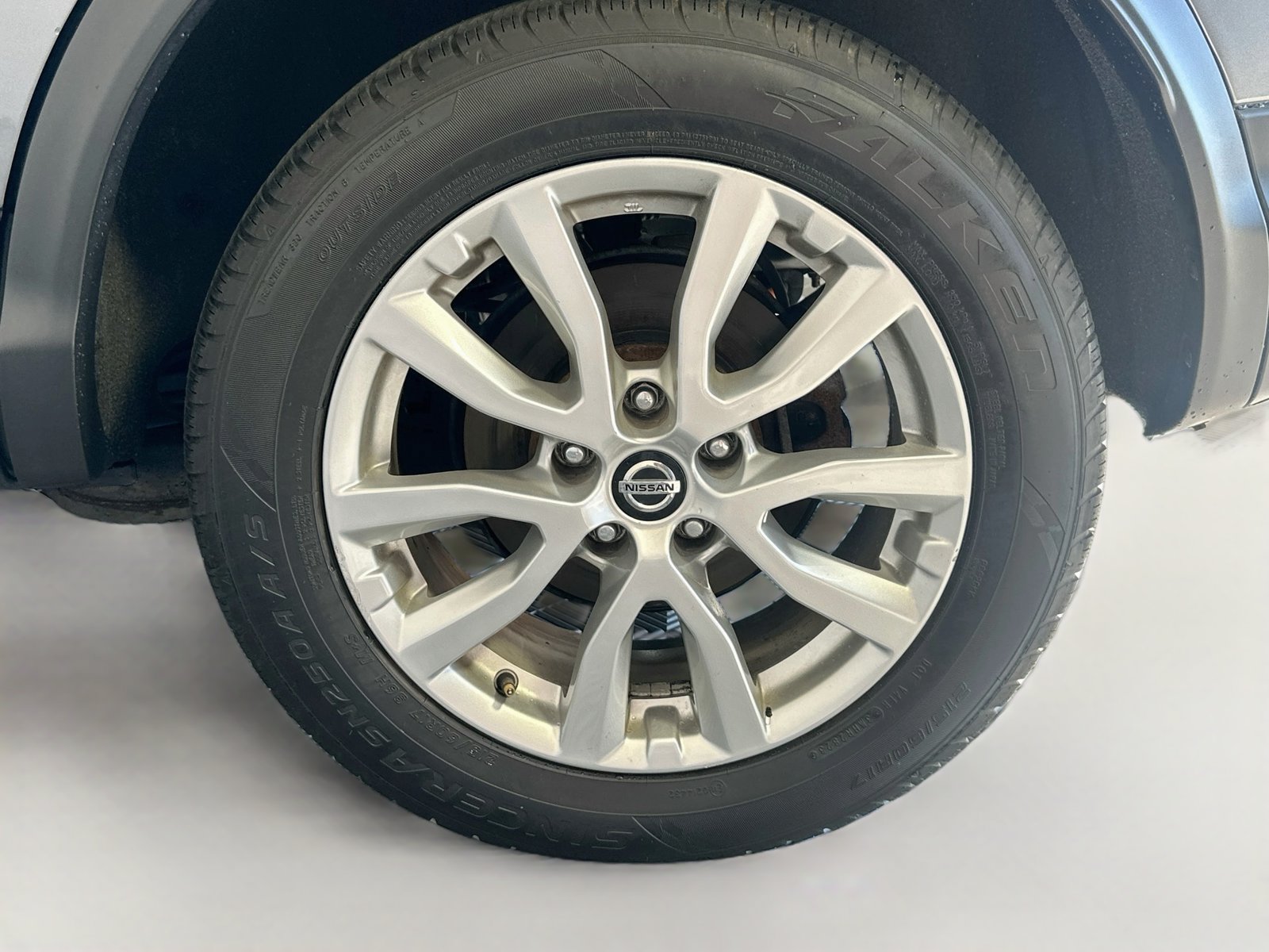 Used 2020 Nissan Rogue Sport SV AWD/4WD image 28
