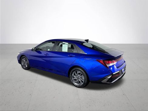 Used 2024 Hyundai Elantra SEL FWD image 8