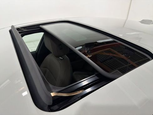 Used 2025 BMW i5 xDrive40 w/ Premium Package image 27