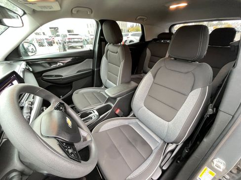 Used 2025 Chevrolet TrailBlazer LT image 34