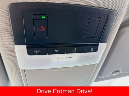Used 2025 Nissan Rogue SL FWD image 18
